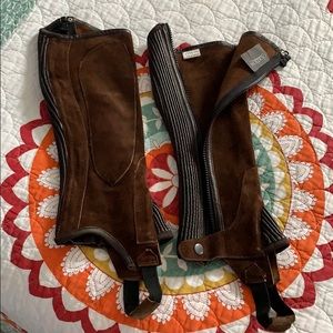 Ovation suede youth chaps in good condition.
